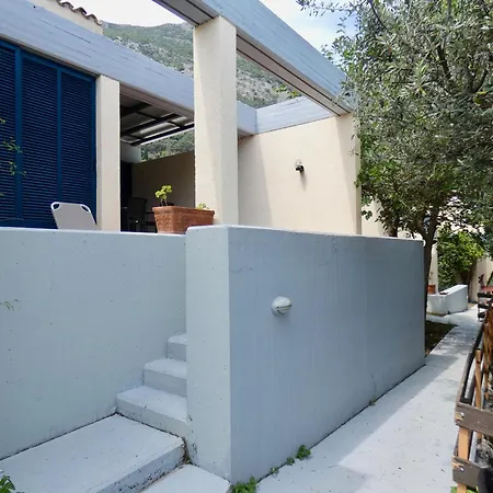 Aparthotel Barbati Beach Apartments *