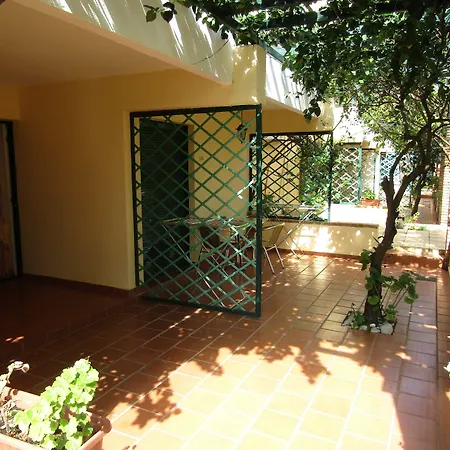 Barbati Beach Apartments בארבאטי