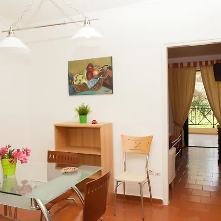 Barbati Beach Apartments דירה