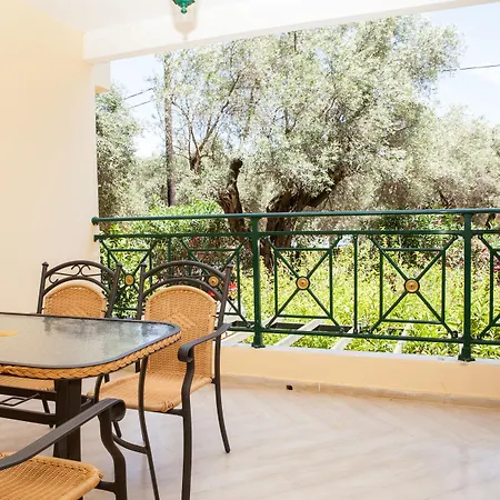 Barbati Beach Apartments דירה