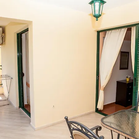 Barbati Beach Apartments בארבאטי